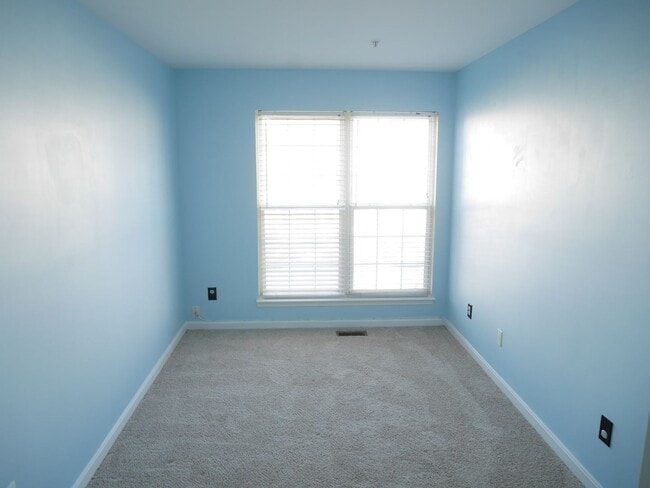 Building Photo - Spacious Townhome- Glen Burnie, MD *PET FR...