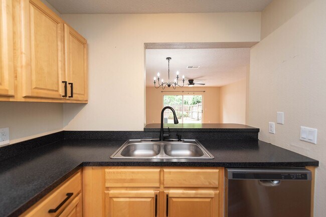 Building Photo - Townhome in Titusville