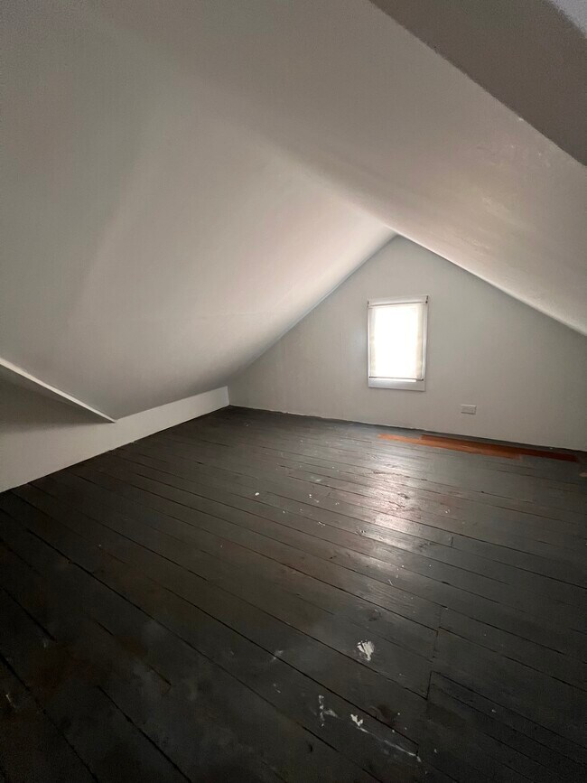 Building Photo - 123 Gould Ave