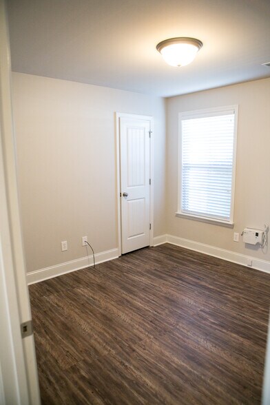 Building Photo - 307 Dovington Dr