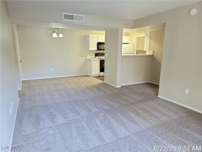 Building Photo - 7885 W Flamingo Rd