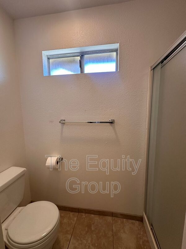 Building Photo - 1930 E Harold Ave