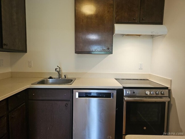 Building Photo - 461 Belvedere St