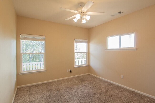 Building Photo - Country Home for Rent on Acreage | 3.5 Acres, 3 Car Garage, Deck, Pet Friendly