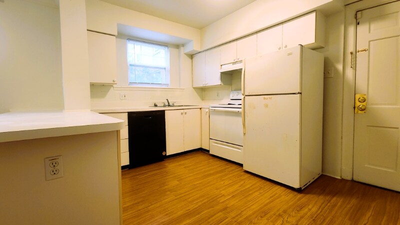 Building Photo - 813 Westwood Dr
