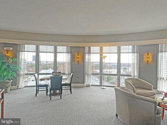 Building Photo - 11800 Sunset Hills Rd