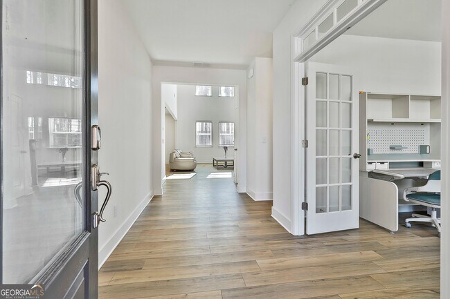 Building Photo - 11 Alcovy Trl