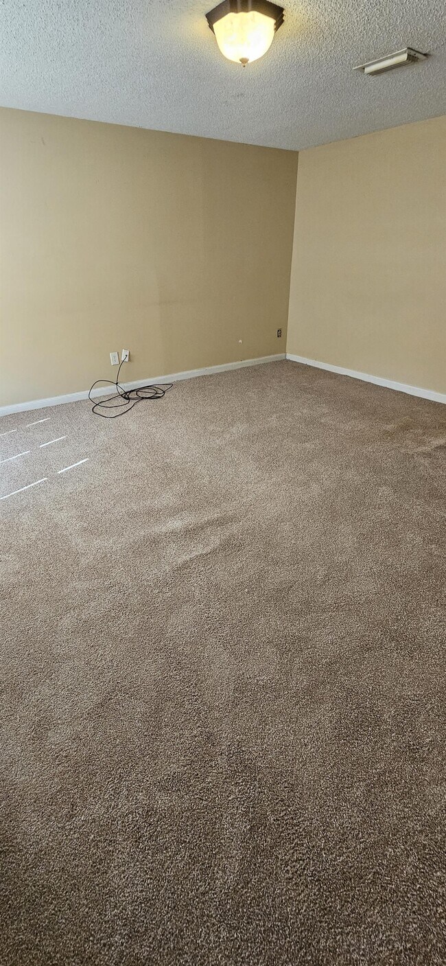 Building Photo - 6979 S Autrey Ave