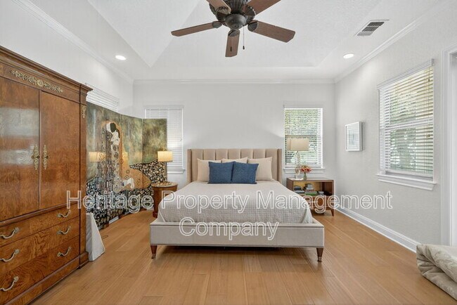 Building Photo - 24915 Estancia Cir