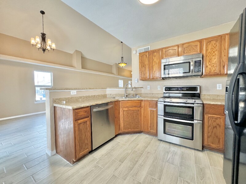 Building Photo - 14169 Tierra Delfin Dr