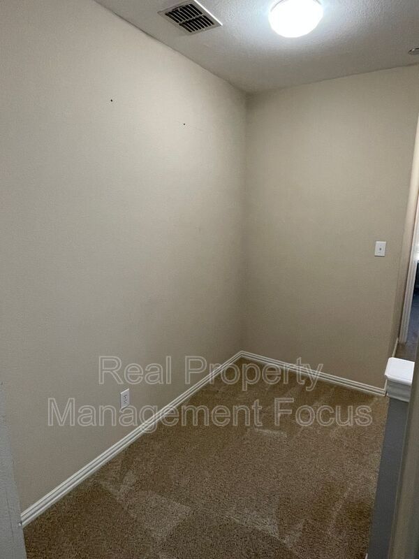 Building Photo - 4645 Penelope Ln