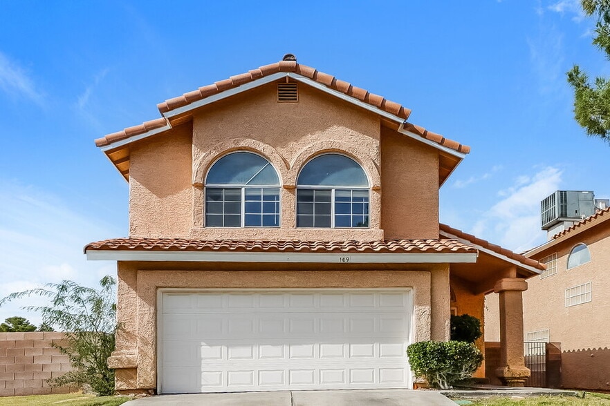 Primary Photo - 109 Quiet Desert Ln