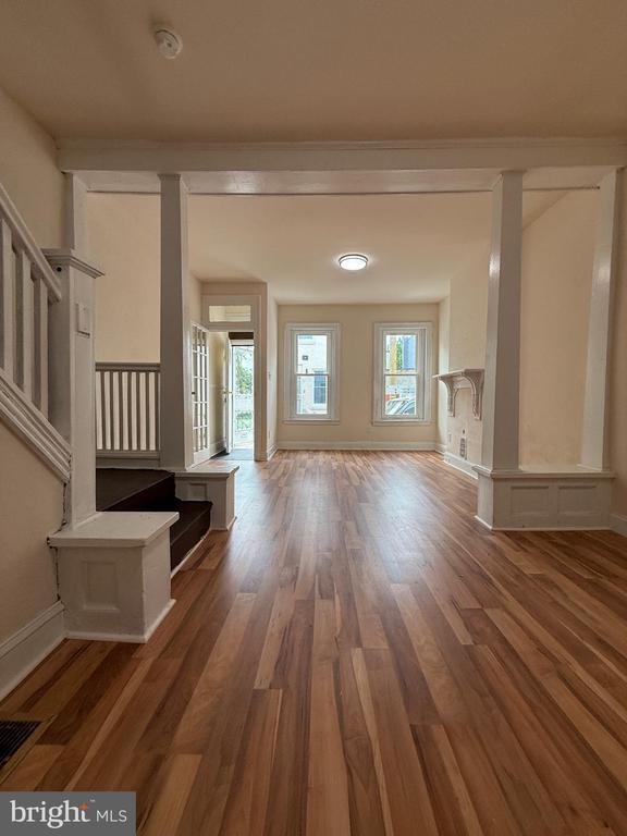 Building Photo - 1861 Judson St