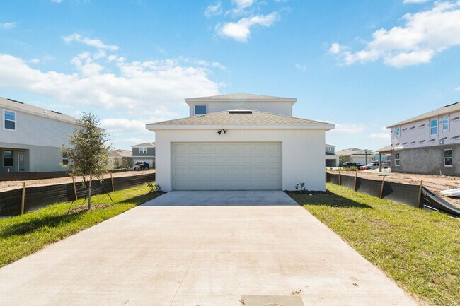 Building Photo - Beautiful 4/3 w/ Loft Energy Efficient Hom...