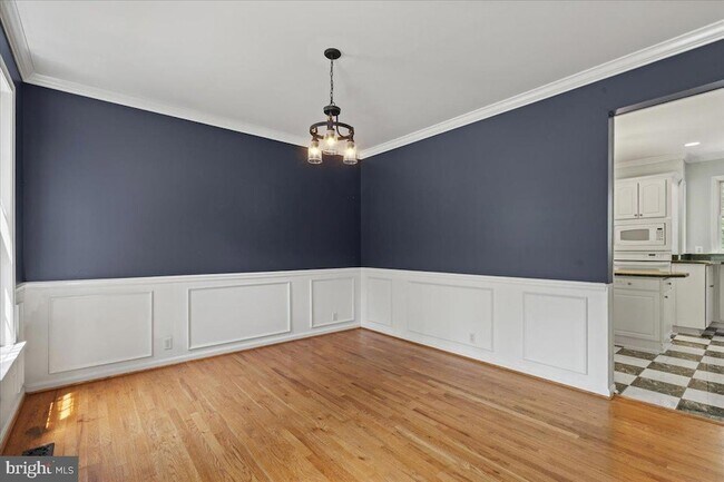 Building Photo - 28920 Livingston Dr