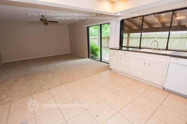 Building Photo - 18110 Navajo Trail Dr