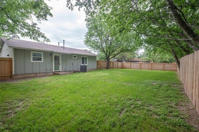 Building Photo - 6026 Bluebell Cir