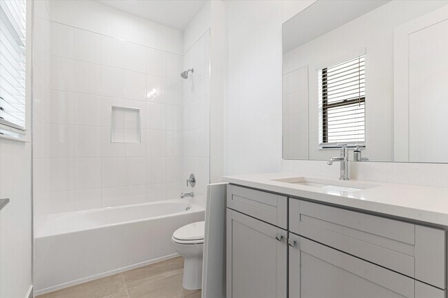 Building Photo - 12466 Solana Bay Cir