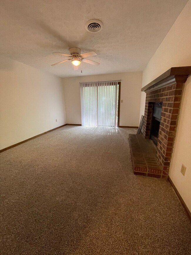 Building Photo - 2BR Duplex off of Epps Bridge near Timothy...