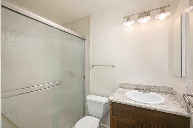 Building Photo - REMODELED 2BD/1BA BEAUTIFUL CROWN POINT CONDO! ONLY $3,595/MO