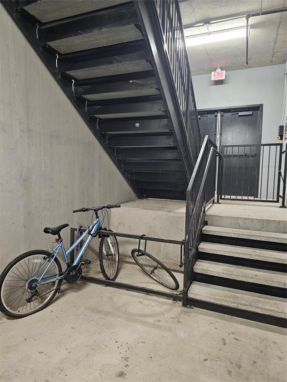 Building Photo - 2220 Webberville Rd