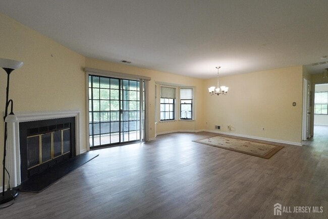 Building Photo - 809 Woodhaven Dr