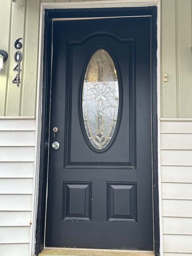 Building Photo - 6044 Mayflower Ave