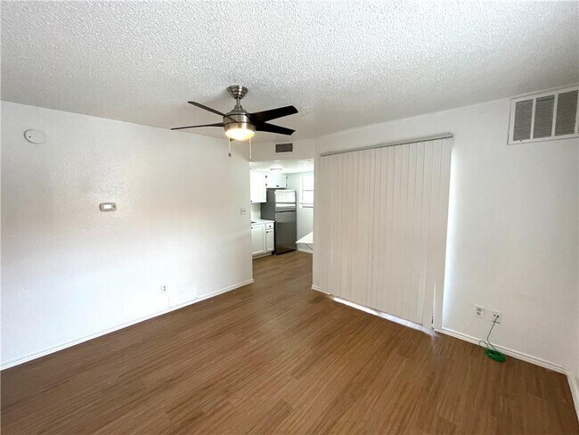 Building Photo - 2500 Burleson Rd