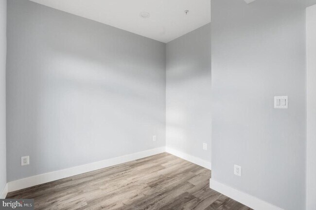 Building Photo - 2602 4th St NE