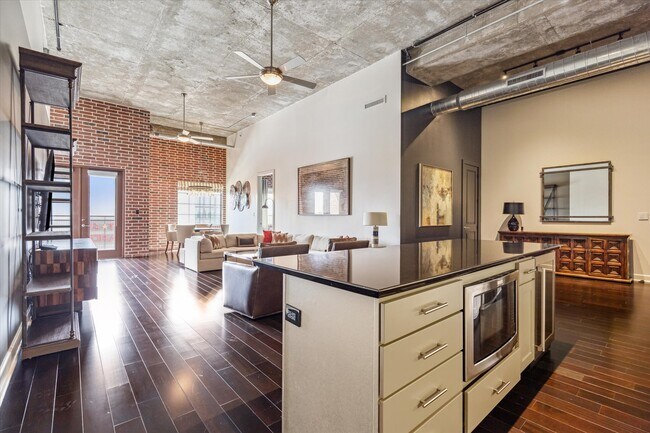 Building Photo - 1111 Studewood St