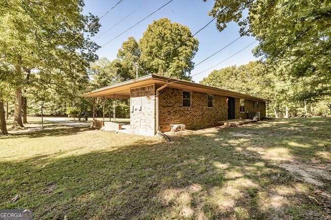 Building Photo - 197 Cates Rd