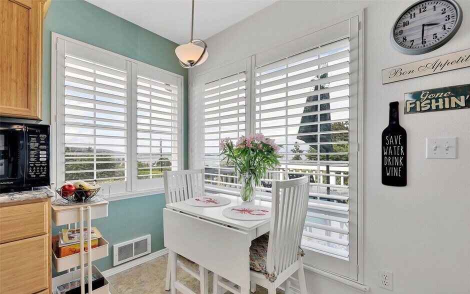 Building Photo - 1486 SE Camano Dr