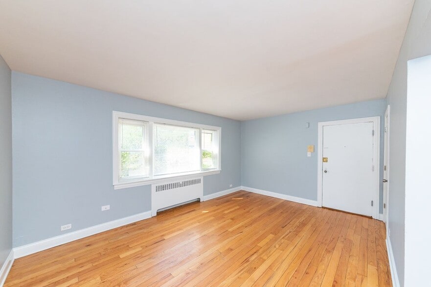 Building Photo - 227 Custer Ave