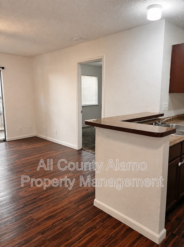 Building Photo - 8922 Emerald Spring