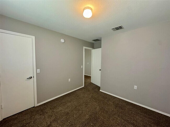 Building Photo - 7916 Nater Ln