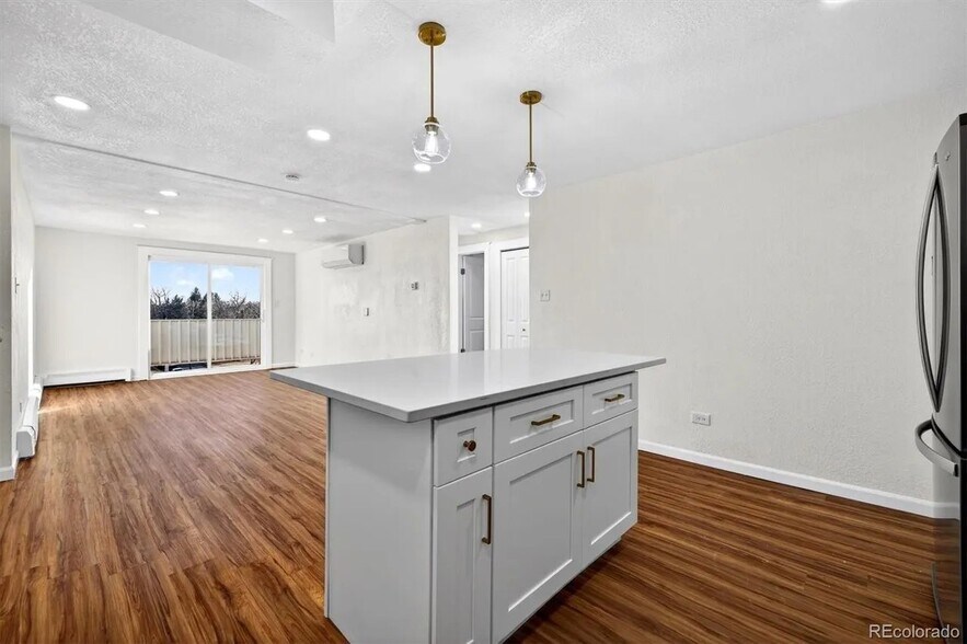 Building Photo - 3047 W 47th Ave