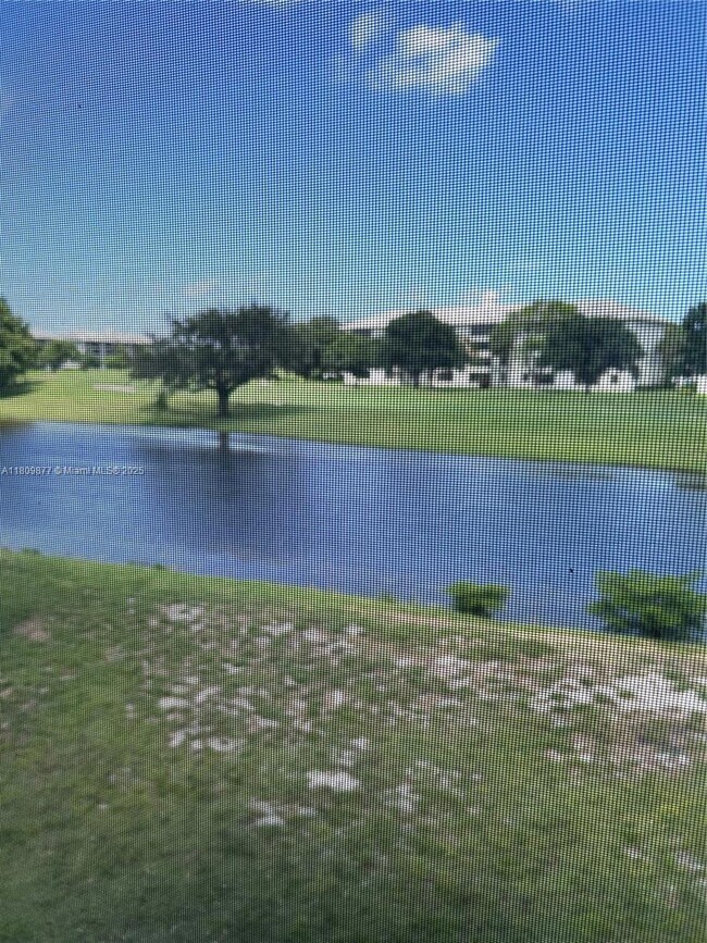 Building Photo - 9230 Lagoon Pl