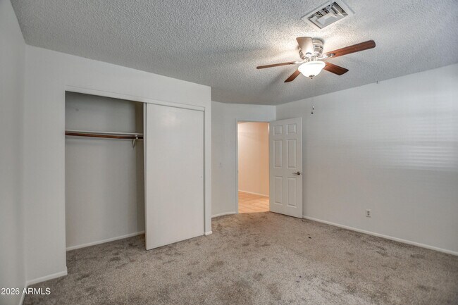 Building Photo - 815 E Calle Del Norte