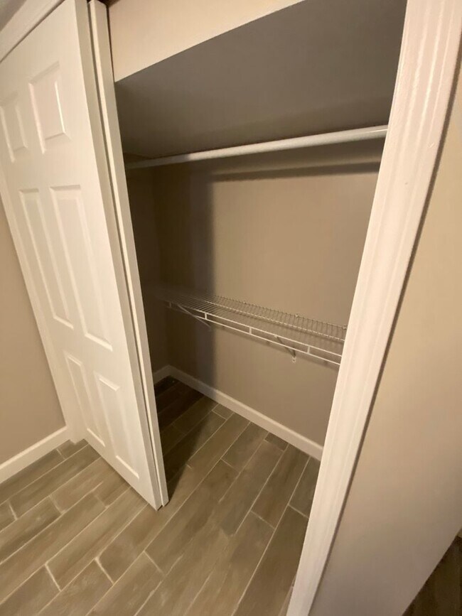 Building Photo - 426 E 15th Ave