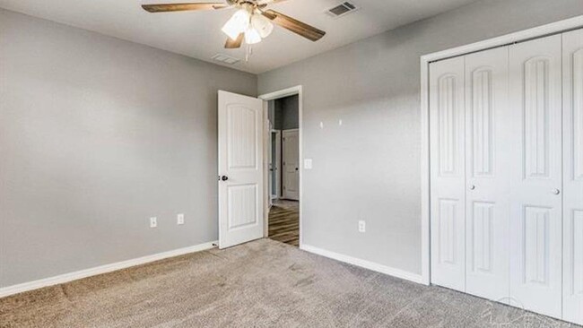 Building Photo - 5544 Peach Dr