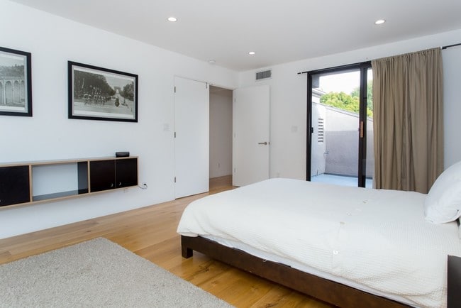 Primary bedroom (upstairs) - 1315 Palms Blvd