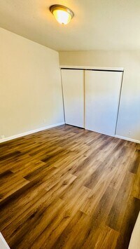 Building Photo - 6014 Hidden Sunrise Dr