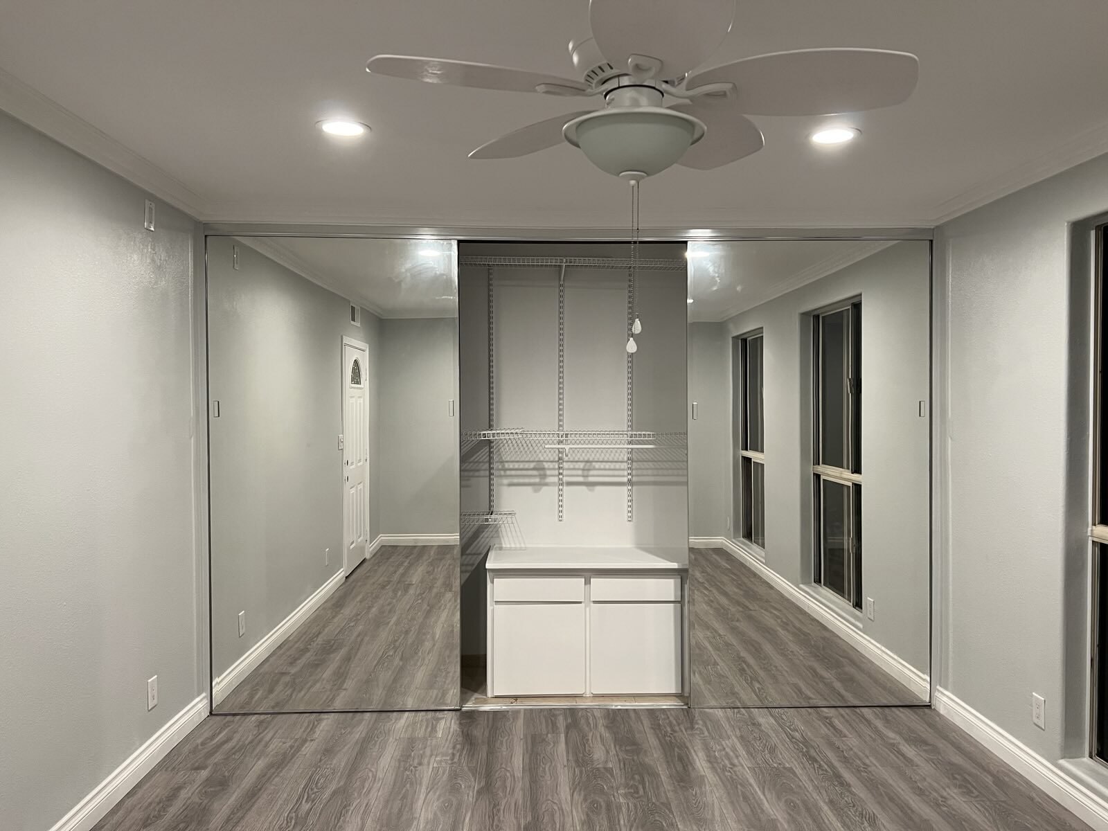 Building Photo - 6160 Whitsett Ave