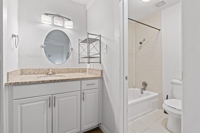 Building Photo - 2603 Parker Ln