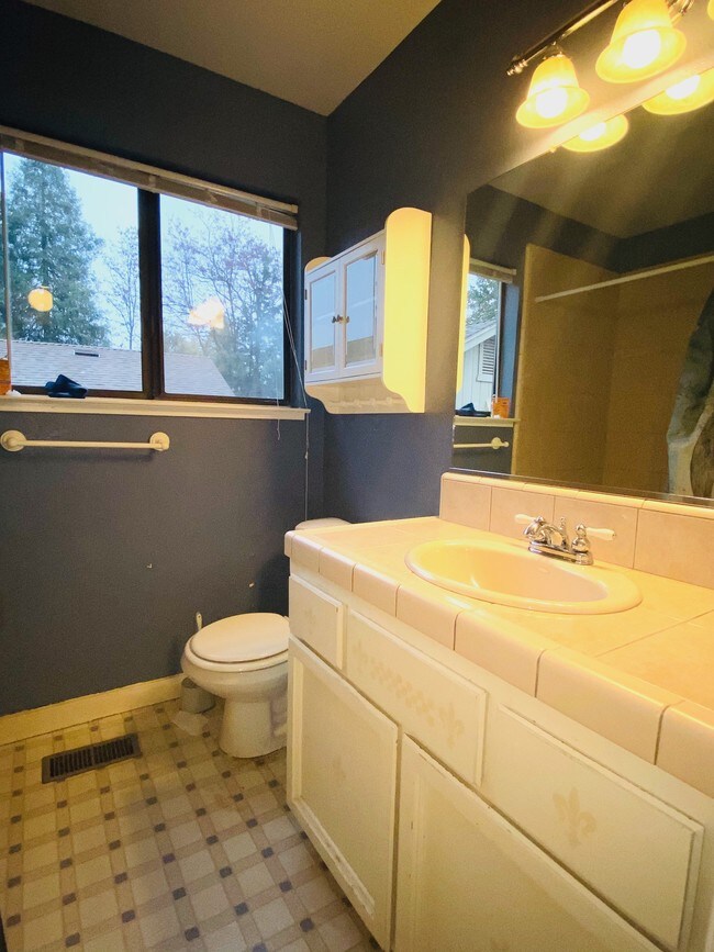 Building Photo - 526 Penstock Dr