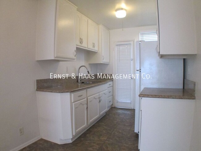 Building Photo - Lovely 1 Bedroom Apartment in Prime Bixby ...