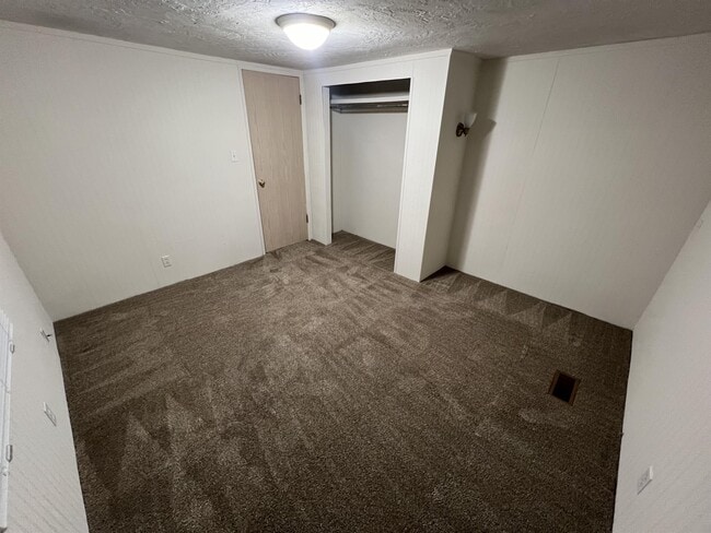 Building Photo - 100 S Davies Rd