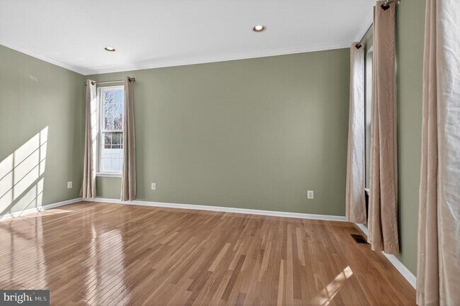 Building Photo - 2 Berwick Cir