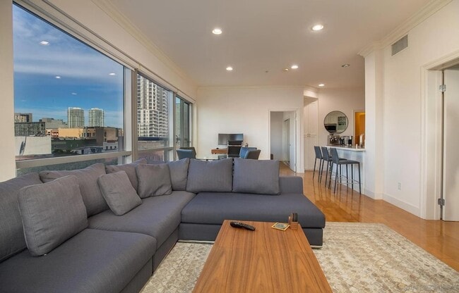 Building Photo - 445 Island Ave