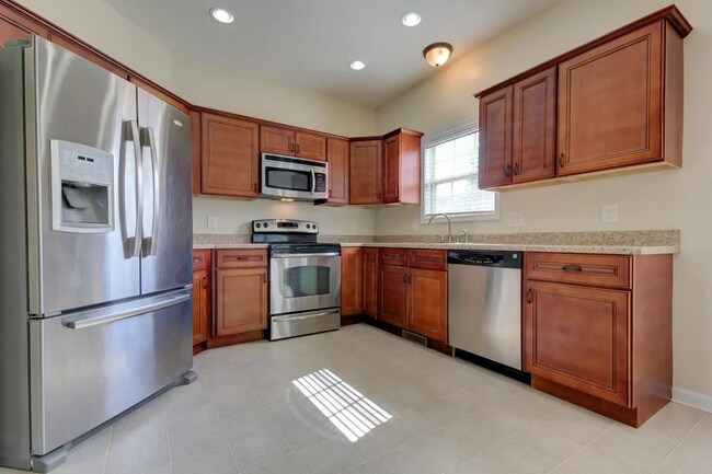 Building Photo - Chinook